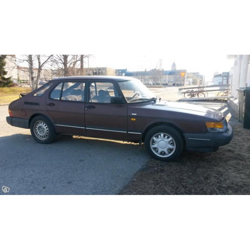 Saab 900 -88