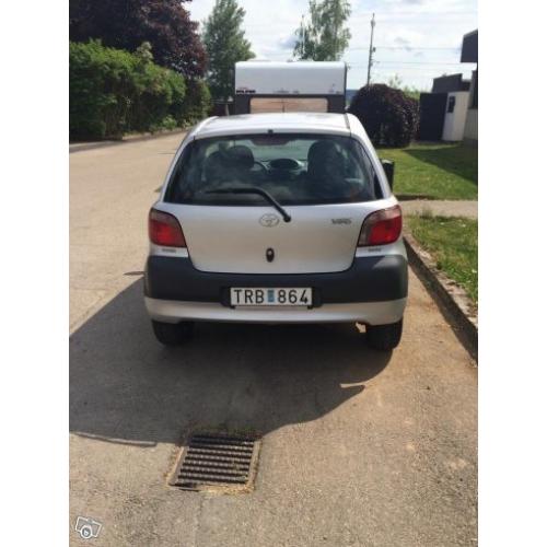 Toyota Yaris 1,0 VVT-i -02