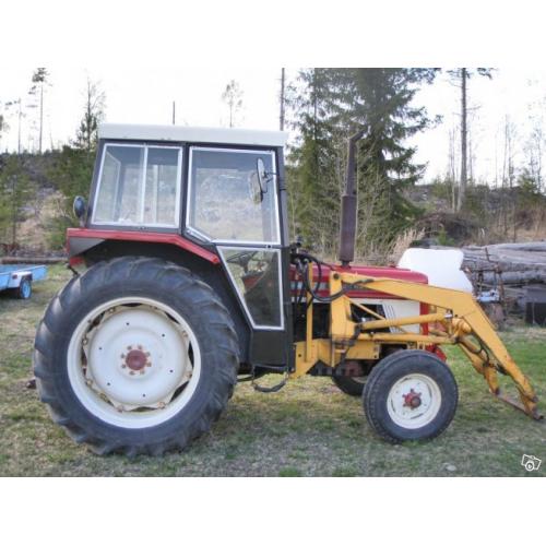 Traktor International 475 TA - 77