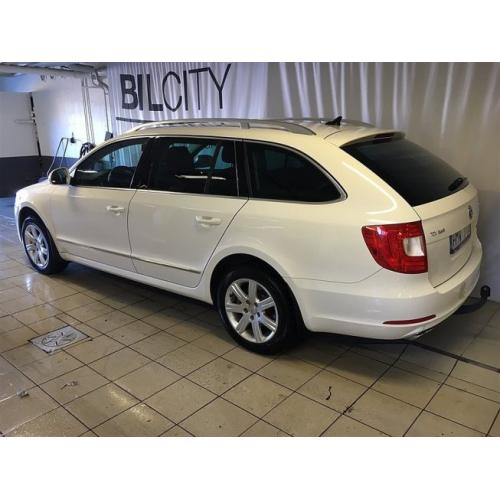 Skoda Superb Elegance 170TDI 4x4 -12