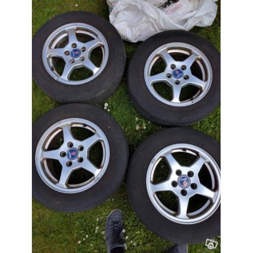 15" Saabfäljar med sommardäck