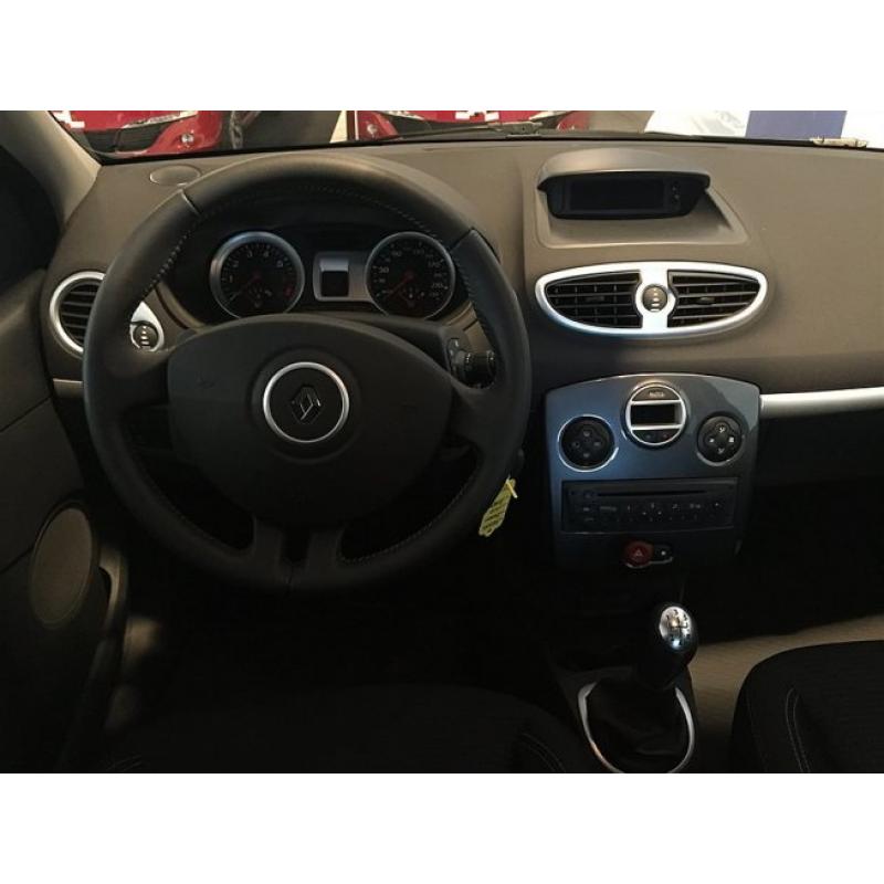 Renault Clio III 1.2 5dr ACC CD -13