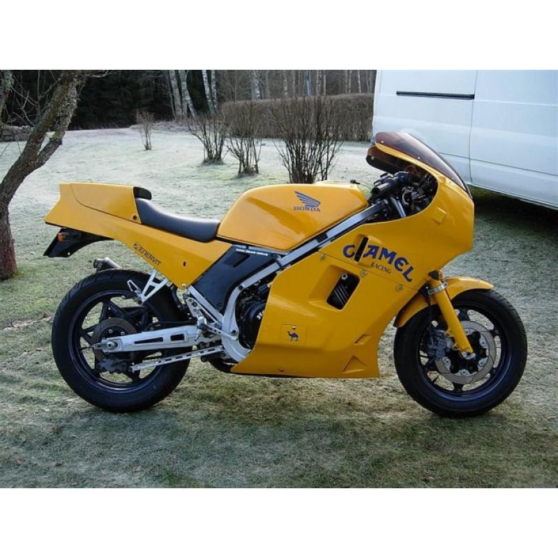 Honda VF 1000 R Camel -84