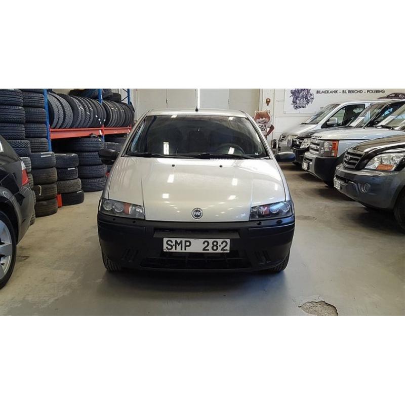 Fiat Punto 1.2 / NYBESIKTIGAD / 11000MIL -01