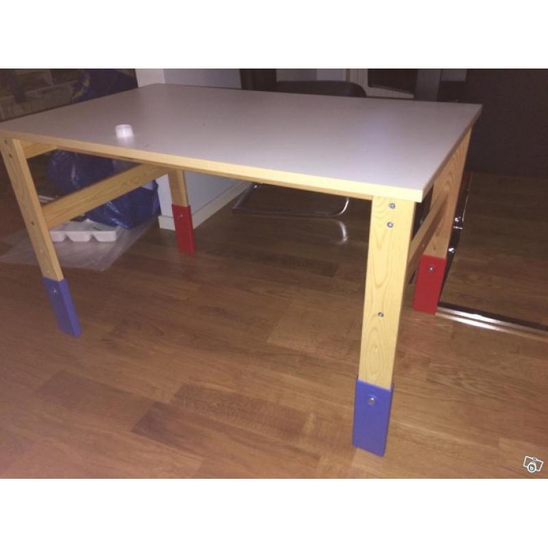 Ett bord med 3 olika nivåer