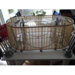 Fin beige lampa med prismor