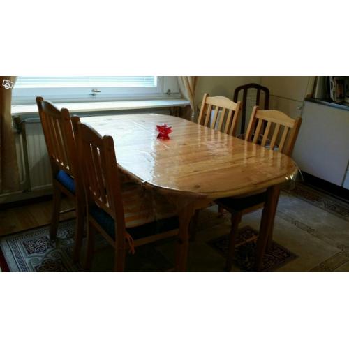 4St stolar med bord i gott skick