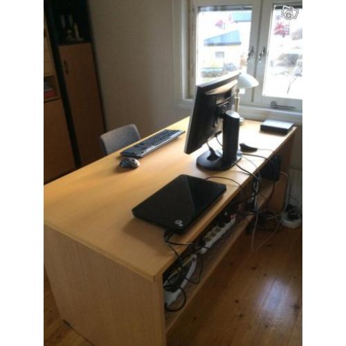 Skrivbord i björk 160x80cm