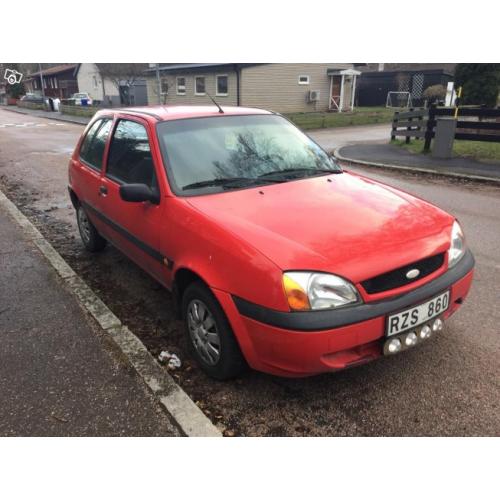 Ford fiesta reservdels eller gds -00