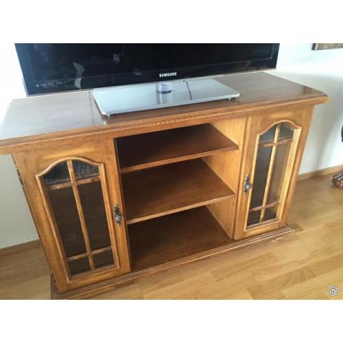 Ryamatta och TV.bänk