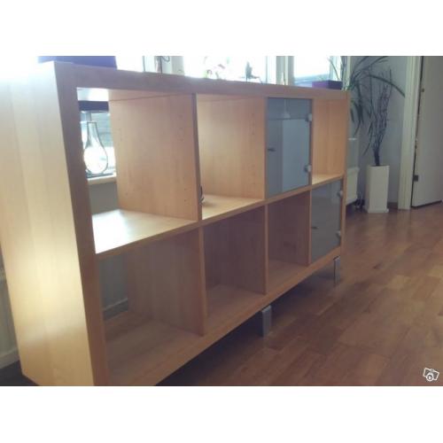 Skänk plus Köksbord inkl 4 stolar