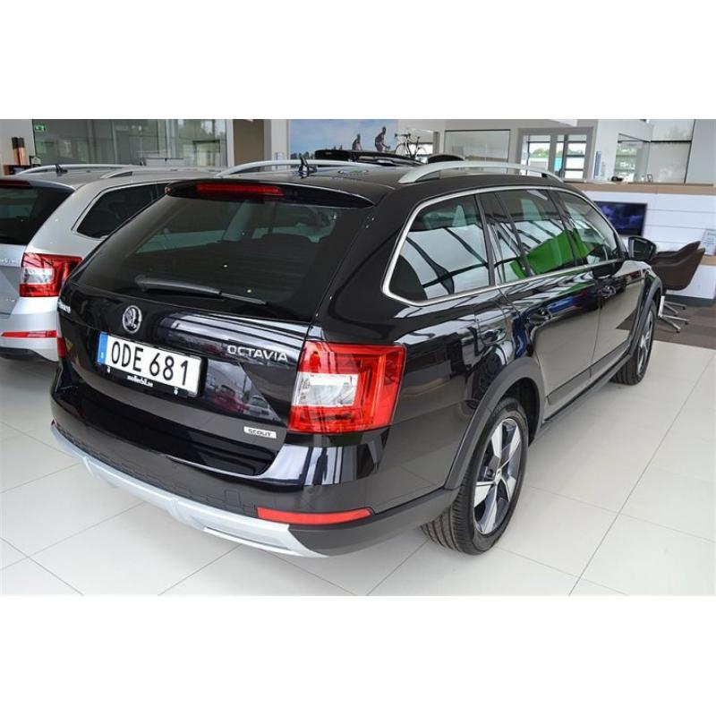 Skoda Octavia Combi Scout 4X4 TDI 184DSG -17