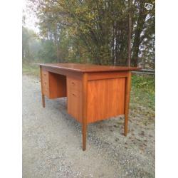 Teakhylla och teakskrivbord 60 tal retro teak