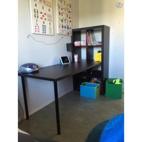 Expedit hylla med skrivbord