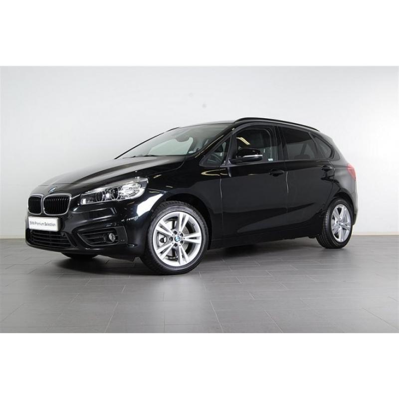 BMW 220 i Aut Active Tourer / Navigation / Mo -16