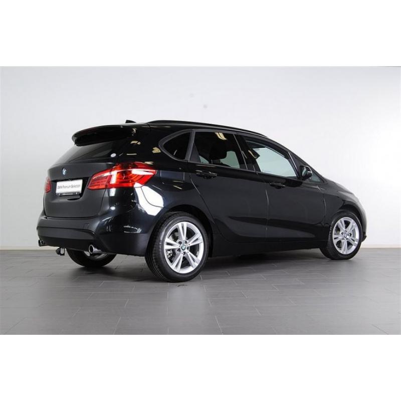 BMW 220 i Aut Active Tourer / Navigation / Mo -16