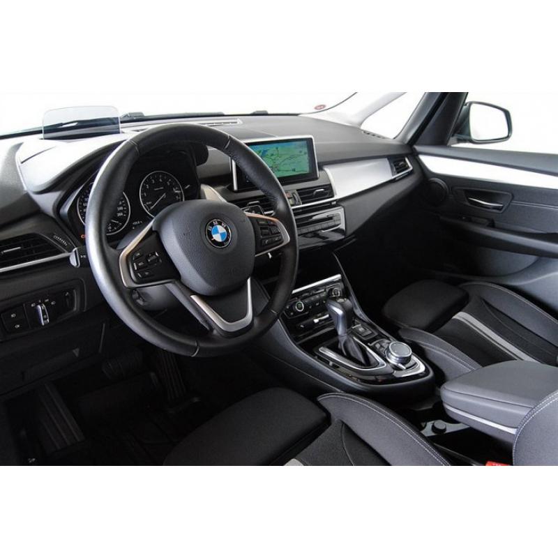 BMW 220 i Aut Active Tourer / Navigation / Mo -16