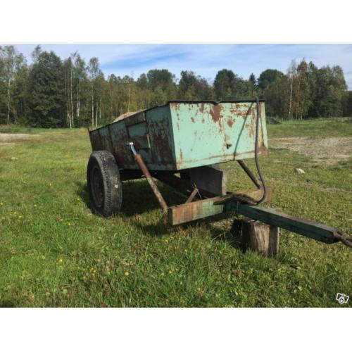 Tippvagn och flakvagn