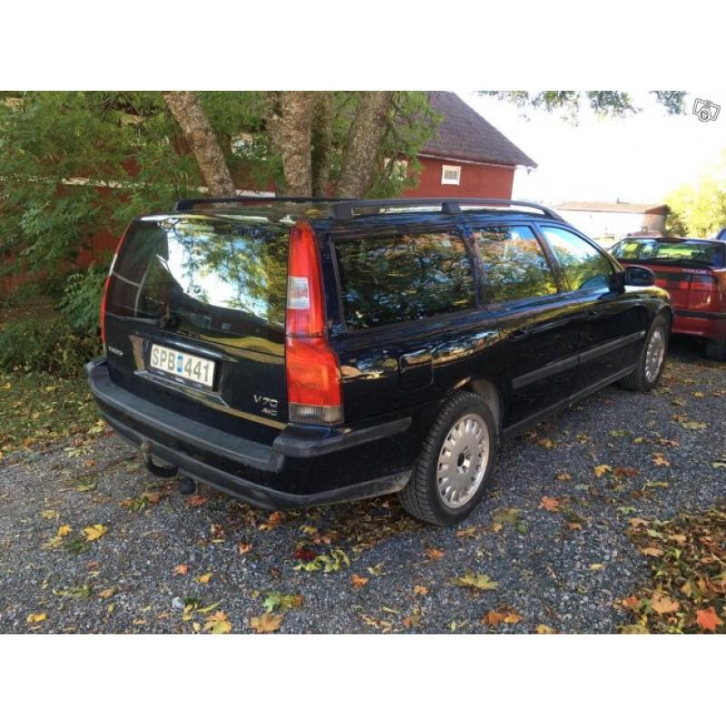 V70 AWD 2,4T Nybesiktad UA -01
