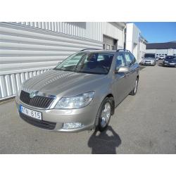 Skoda Octavia Elegance Combi TDI 105 -11