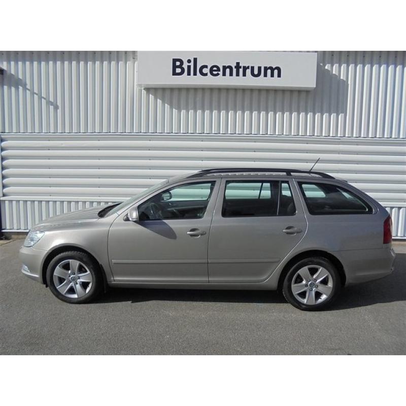 Skoda Octavia Elegance Combi TDI 105 -11