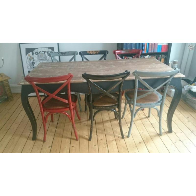 Matbord och stolar från Ilva