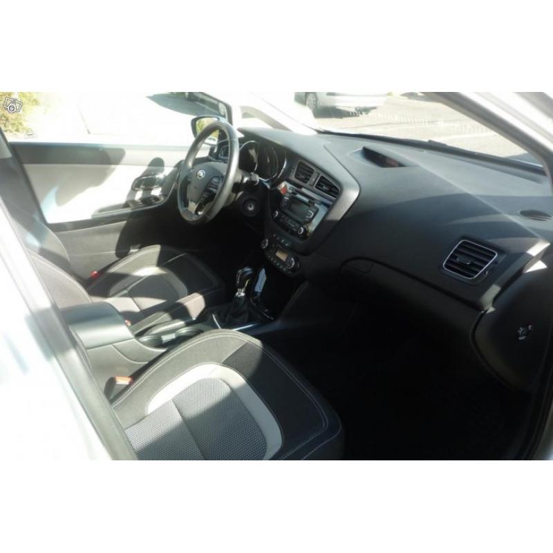 KIA Ceéd CRDI 1,6 SW -13