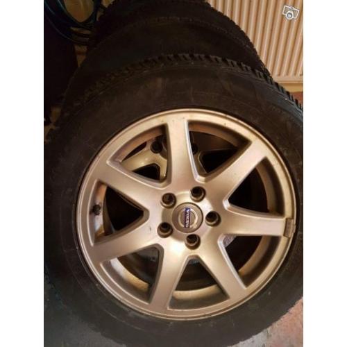 Volvo vinterdäck på fälgar