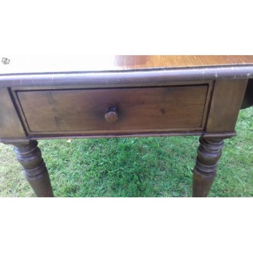 Fint gammalt fällbord