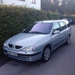 Renault Megane (kombi) -03