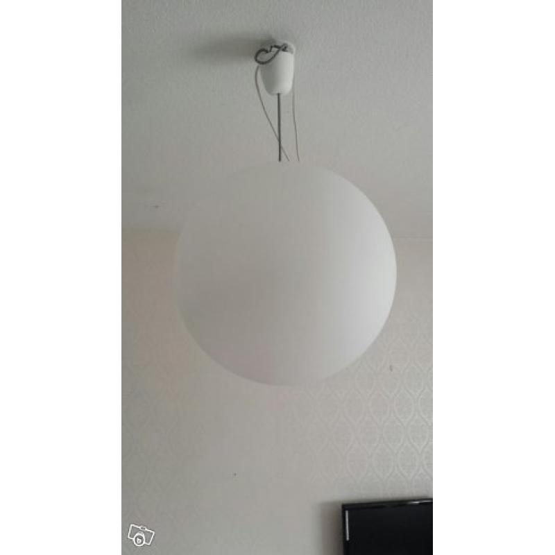 Soffbord, lampa.