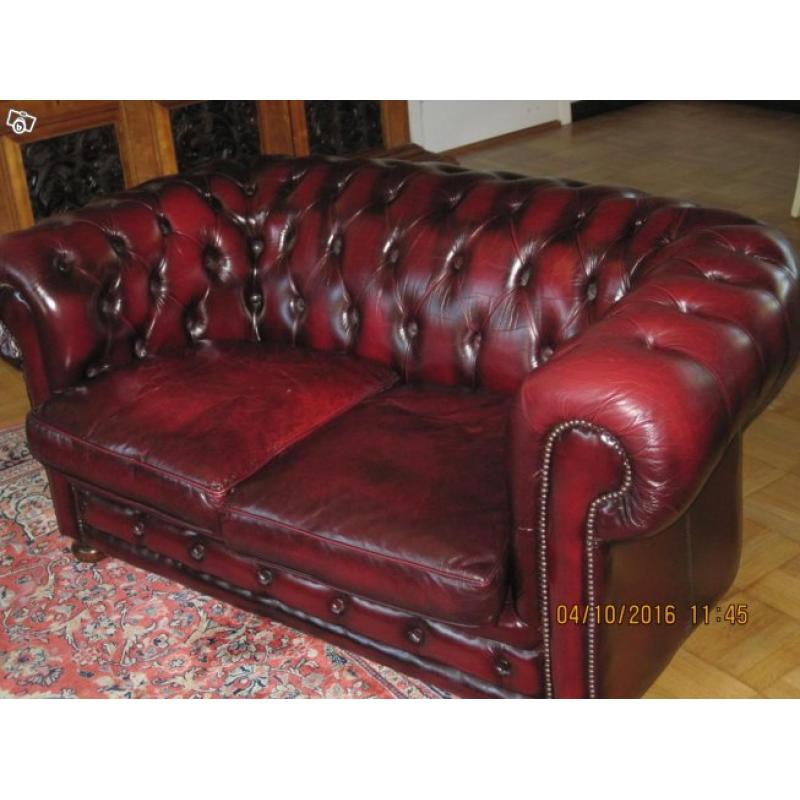 Chesterfield-soffa 2-sits