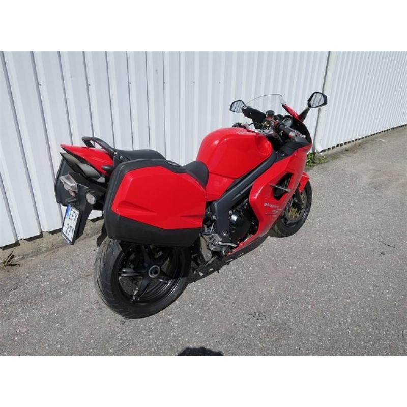 Triumph Sprint ST 1050 *Superskick* -10