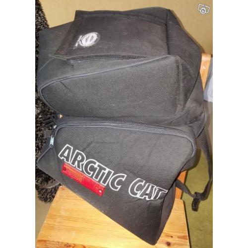 Arctic Cat väskset