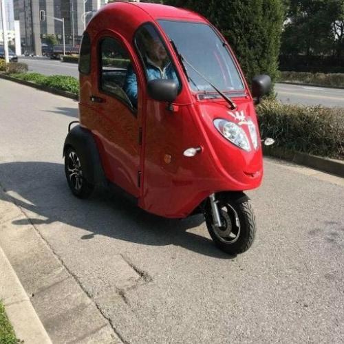 Titan Z, R1, RÖD MOPEDBIL, EL, 25 KM/H, 2 PER