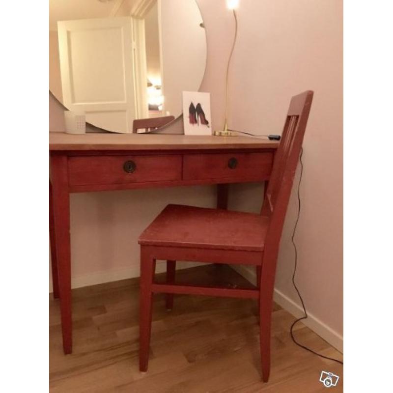 Gammalt Skrivbord + stol