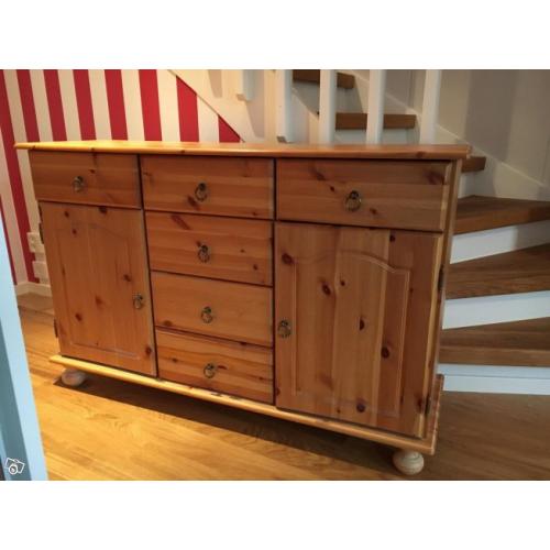 Sideboard i lackad furu - bredd 1,20