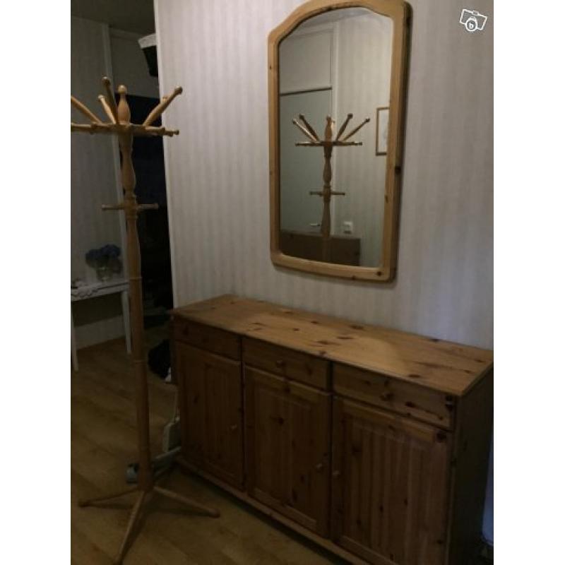 Köpmansdisk + spegel + klädhängare