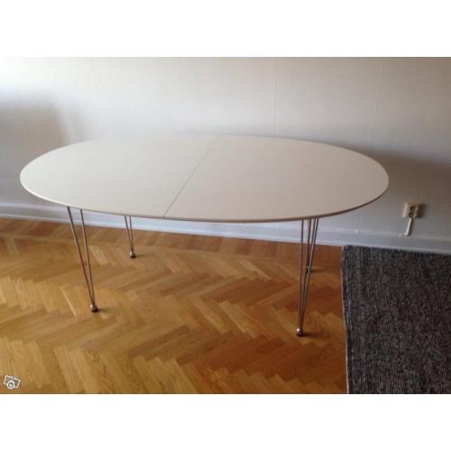 Fint bord, iläggsskivor medföljes