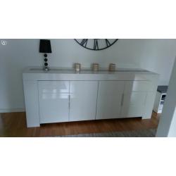Sideboard / Byrå Skåp Skänk TVBänk juni 2016