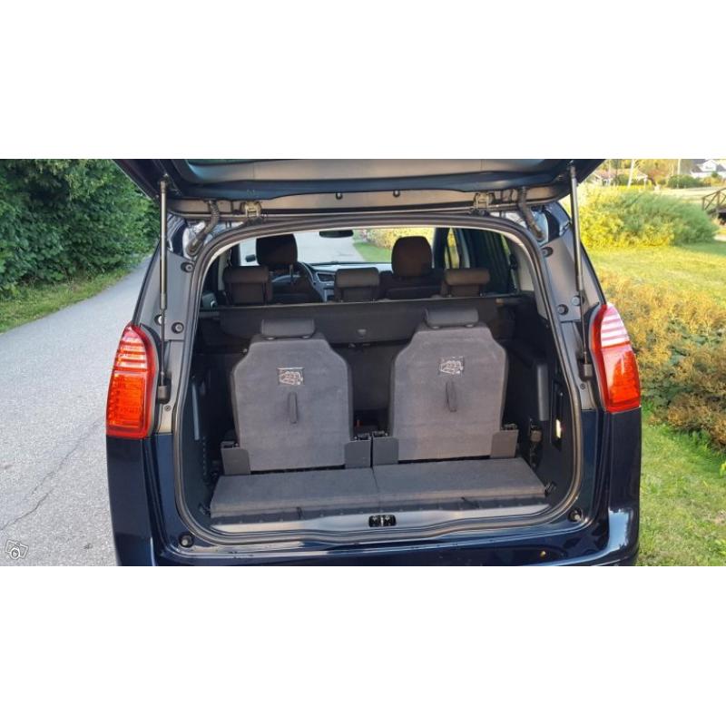 Peugeot 5008 2.0 HDi, 7sits, Panorama, Drag -11