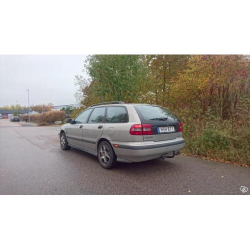 Volvo V40 -98