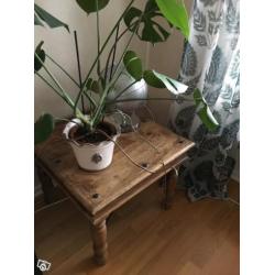 Indiskt soffbord/lampbord