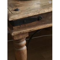 Indiskt soffbord/lampbord