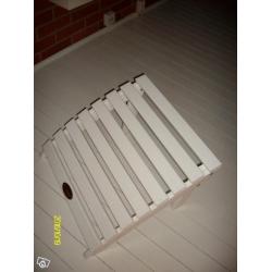 Fåtölj i trä med fotpall / hopfällbart bord