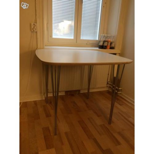 Ett köksbord designklassiker Superellips