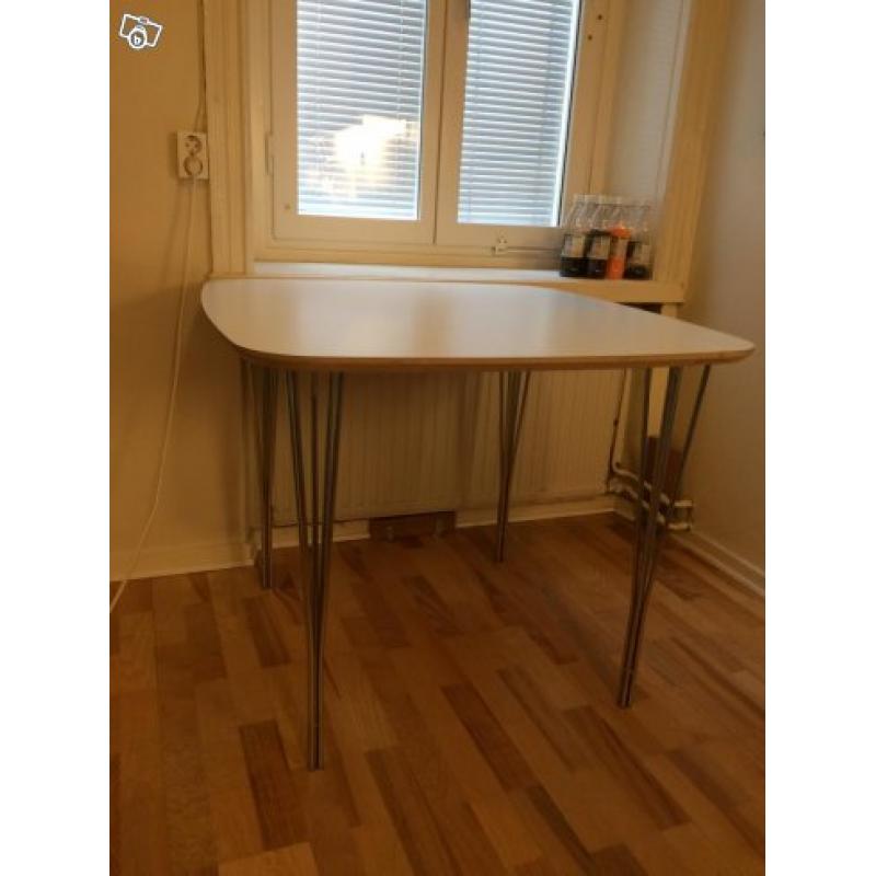 Ett köksbord designklassiker Superellips