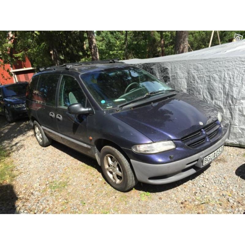 Chrysler Voyager 7 sits -99