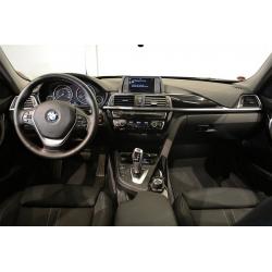 BMW 320 D xDrive Touring Model Sport -16